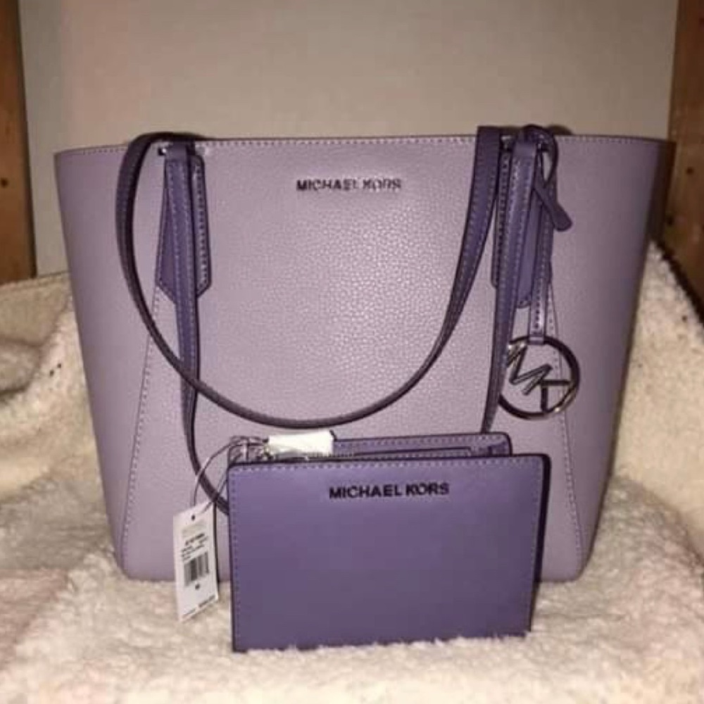 Violet purse with matching wallet
